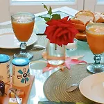 Bulle De Bien Etre Au Rendez Vous Avec Privatif Et Petit Dejeuner Inclus B&B