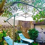 Bulle De Bien Etre Au Rendez Vous Avec Privatif Et Petit Dejeuner Inclus B&B