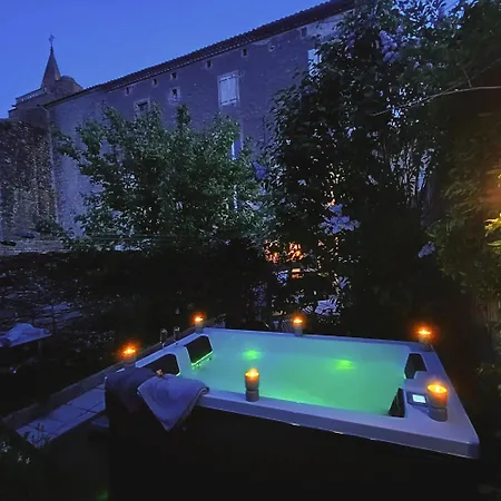 Une Bulle De Bien Etre Avec Spa Privatif Et Petit Dejeuner Inclus Pres De Castelnaudary
